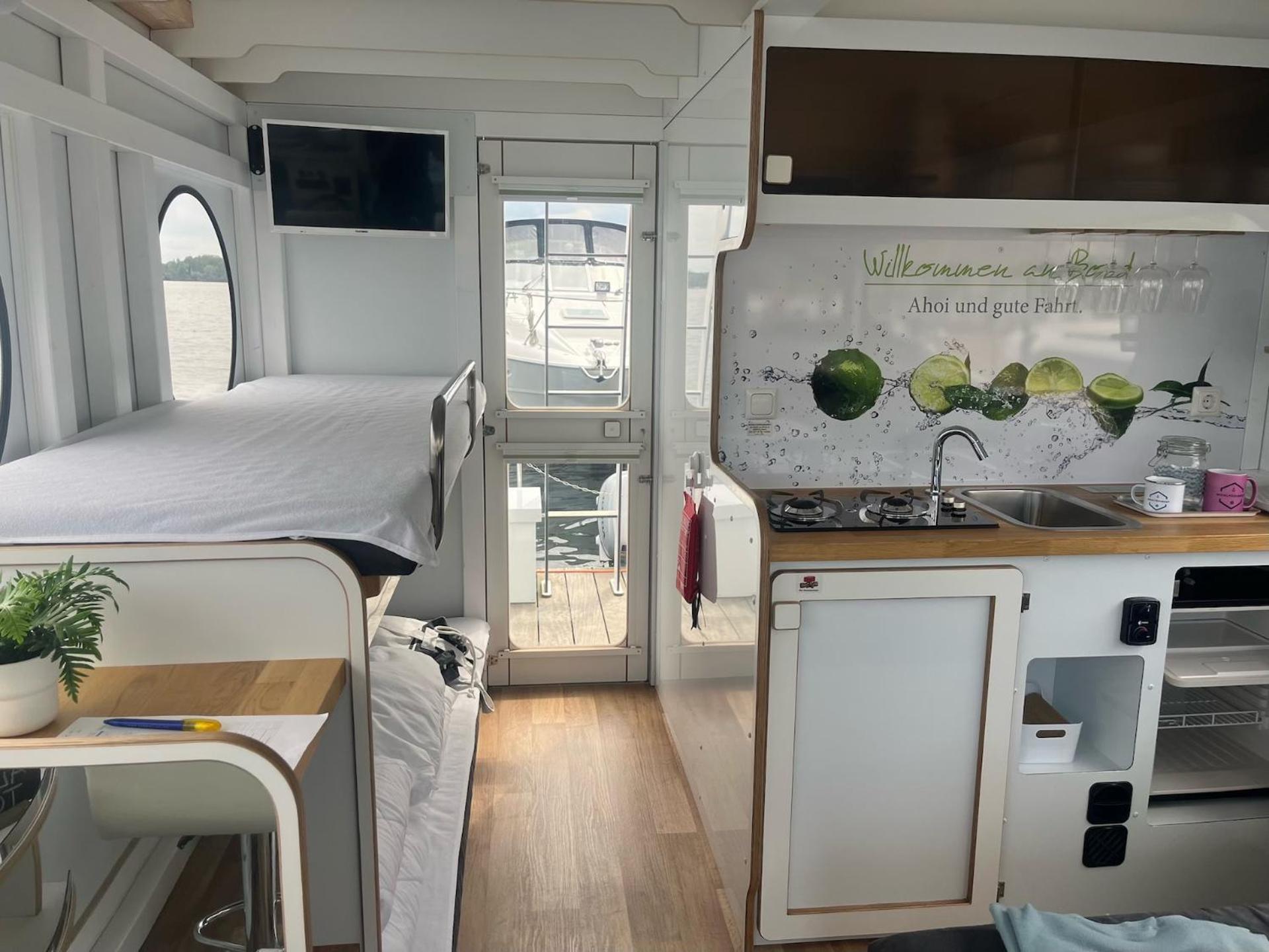 Wohlfuehlboot Hausboot - Festlieger Im Hafen Bad Saarow - Wc An Bord, Dusche An Land Hotel Buitenkant foto